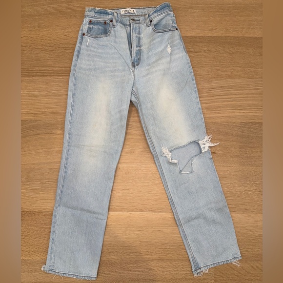 Abercrombie & Fitch Denim - Abercrombie 90s Ulta High Rise Straight Jeans